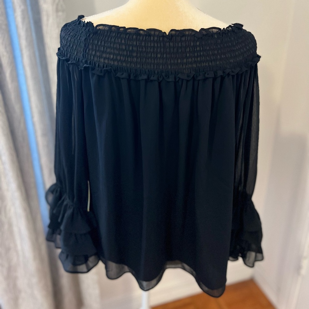 CeCe Black Off-the-shoulder top size: Medium